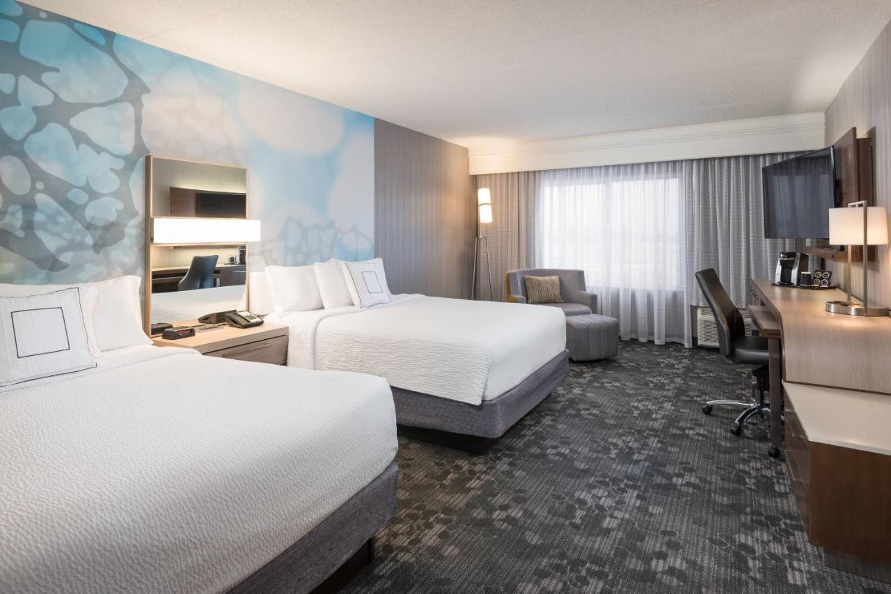Courtyard By Marriott Toronto Воган Экстерьер фото