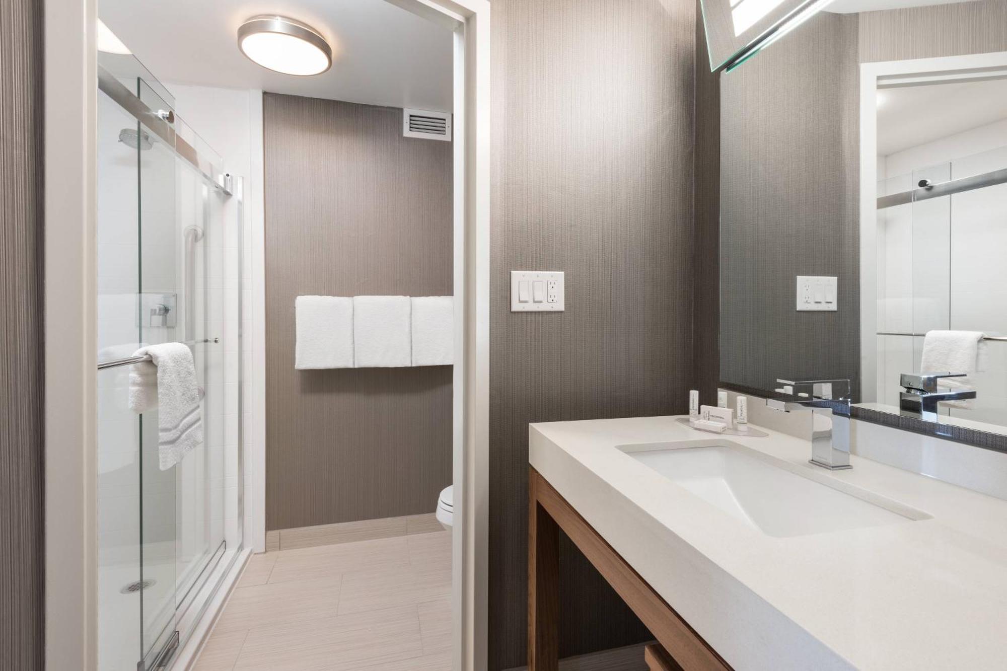 Courtyard By Marriott Toronto Воган Экстерьер фото
