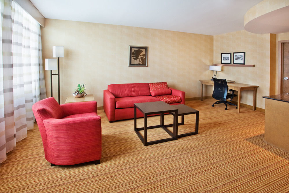 Courtyard By Marriott Toronto Воган Экстерьер фото